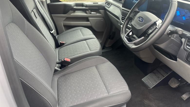 Ford Transit Custom 320 L1 Diesel Fwd 2.0 EcoBlue 136ps H1 Double Cab Van Limited Auto